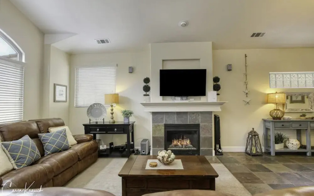 271 Cypress 3 Bedroom Townhouse by RedAwning