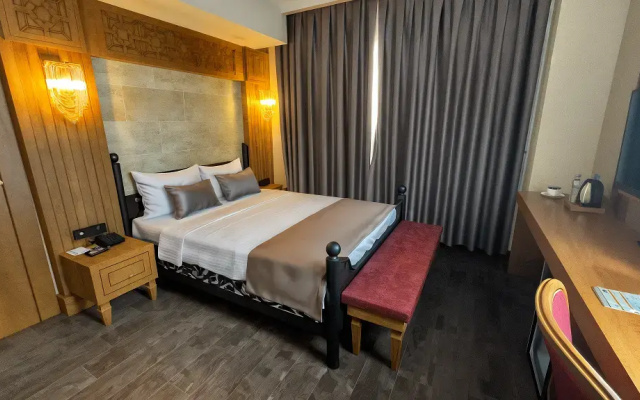 Turi̇sti̇k Palas Otel