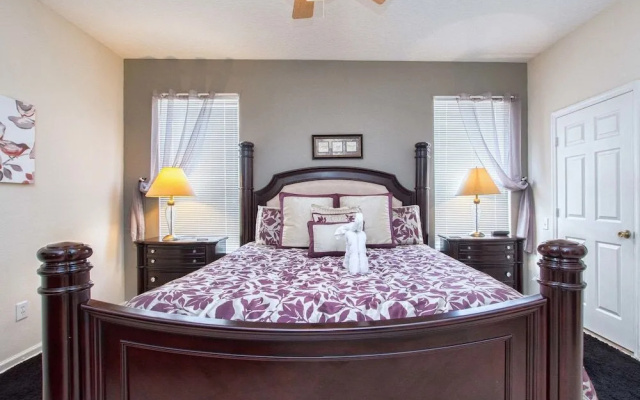 Fan Palm Getaway pool home on Windsor Palms Resort