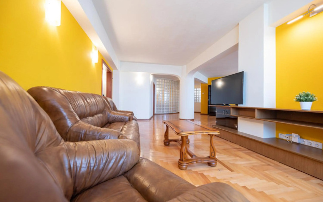 Scala Flat