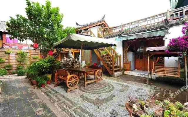 Lijiang Yihua·Yiye Garden Courtyard Chinese Inn (Zhongyi Market)