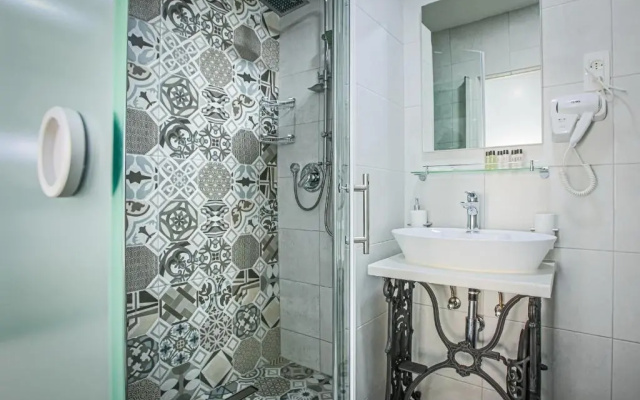 Theatre Luxury Rooms