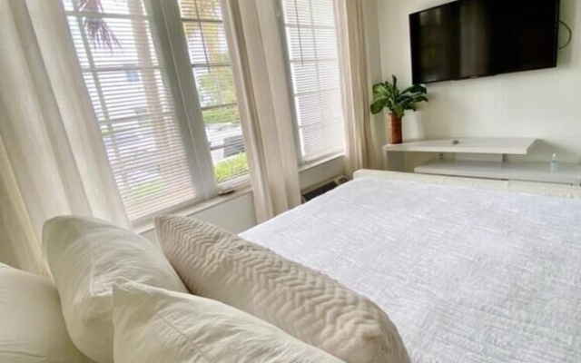 Miami Beach Versatile Plus Apartment