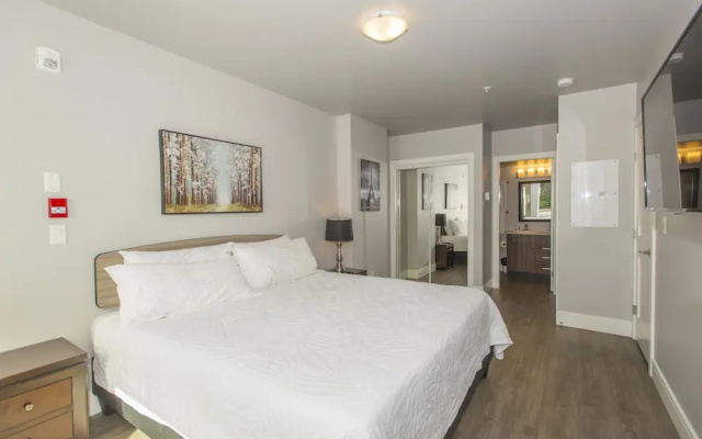 SoLo Suites