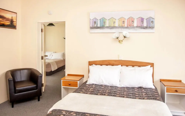 Goldmine Motel