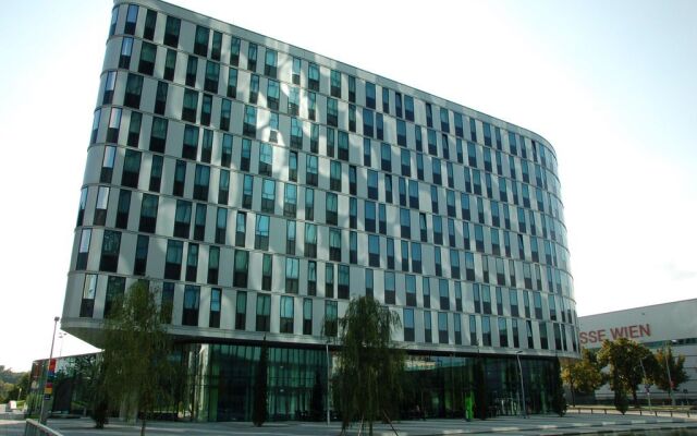 Отель Courtyard By Marriott Vienna Prater/Messe Вена вид на фасад