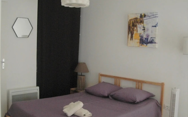 Grand T1 Palais de justice apartment