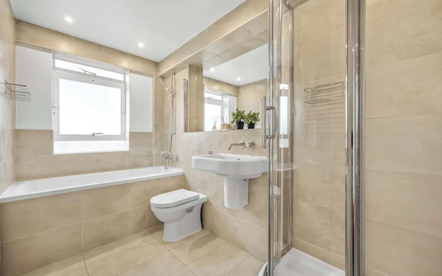 Lumina House - Fitzrovia - by Frankie
