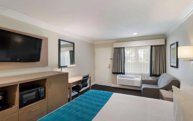 Best Western Woodland Hills Inn