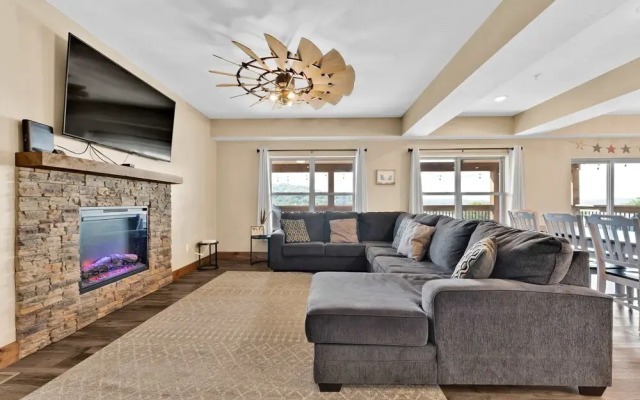 Luxury 7-bedroom Home With Hot Tub Fireplace
