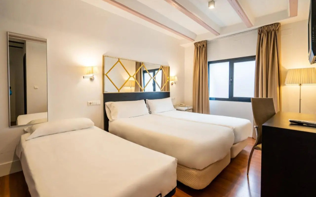 Hotel YIT El Postigo