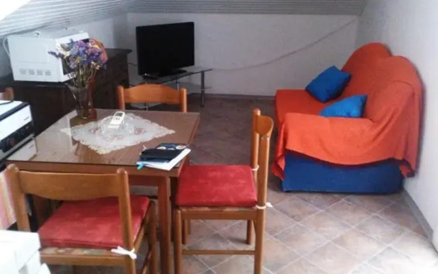 Lidija beach apartment