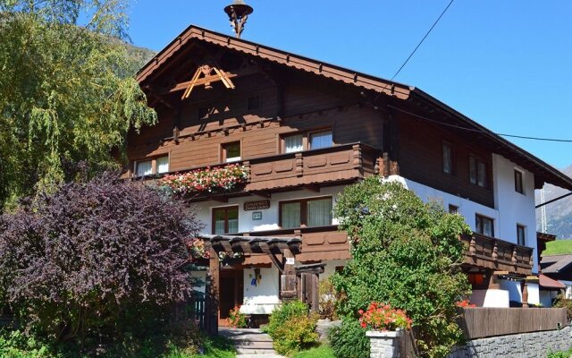 Отель Berghof Soelden Anno 1588 Австрия, Зёльден - отзывы, цены и фото номеров - забронировать отель Berghof Soelden Anno 1588 онлайн вид на фасад
