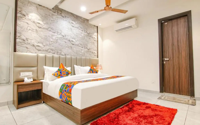 Fabhotel Prime Royal Inn Suites
