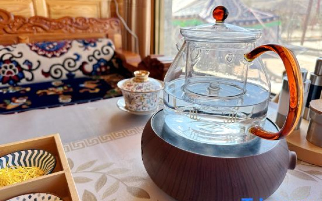 Tangge Yangqu Folklore Hotel