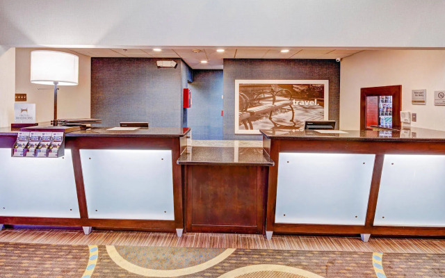 Hampton Inn & Suites Cleveland-Airport/Middleburg Heights