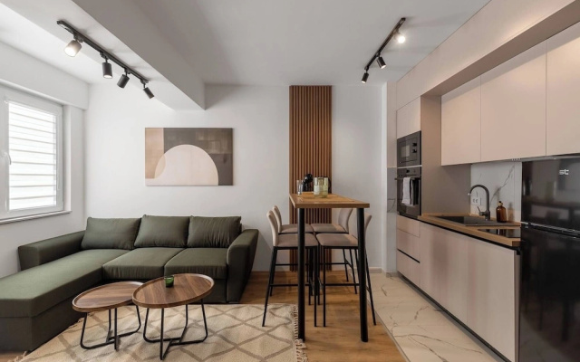 Centrally Located Cozy D&O Apartment