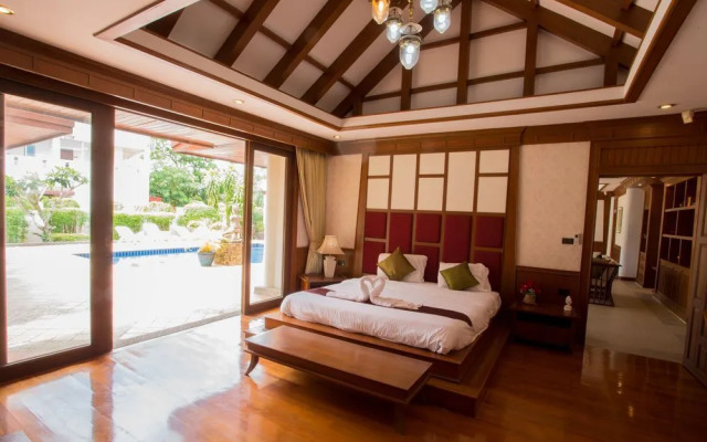 Sirinthara Villa 4 bed pool Nai Harn