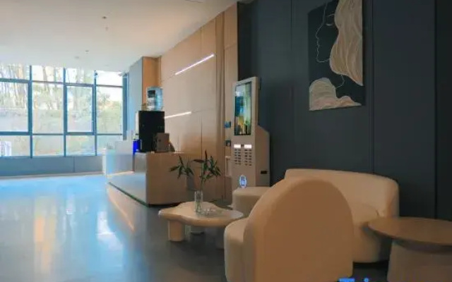 Jinding Cinema Famous Residence