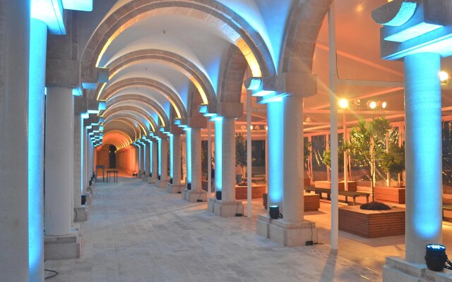 YMCA Three Arches Hotel Израиль, Иерусалим - 2 отзыва об отеле, цены и фото номеров - забронировать отель YMCA Three Arches Hotel онлайн вид на фасад
