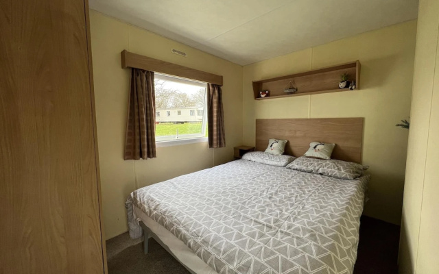 3 Bed Caravan Sea Views Discounted Ferry