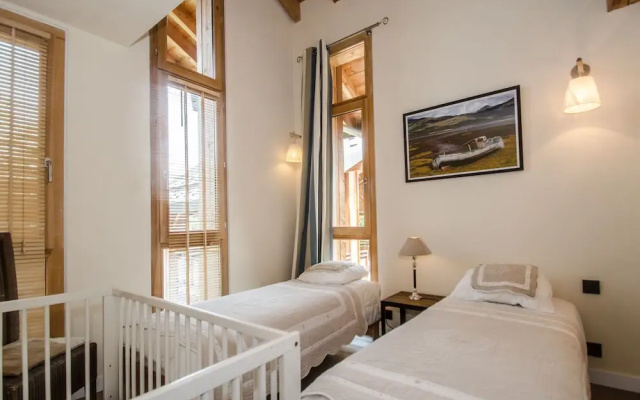 Cozy Chalet in Rhone Alpes With Terrace