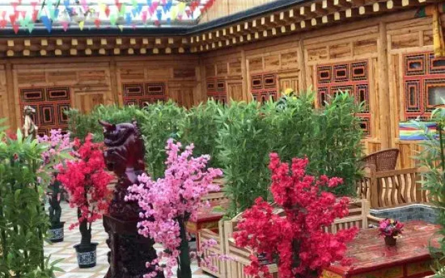 Xiahe Riyue Mountain Villa
