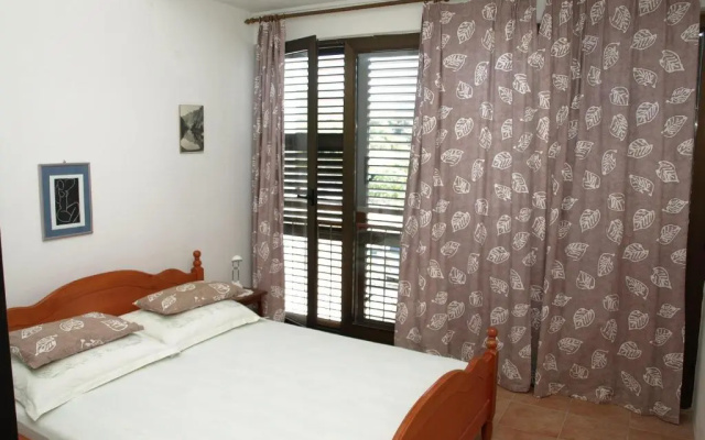 Apartment Željka-25m from beach
