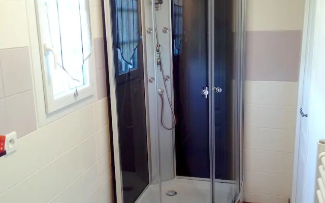 House With 2 Bedrooms in Épreville-en-lieuvin, With Enclosed Garden an