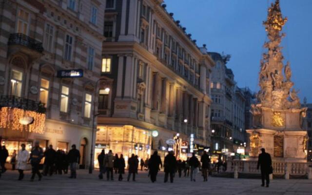 Отель Pension a und a Австрия, Вена - отзывы, цены и фото номеров - забронировать отель Pension a und a онлайн вид на фасад