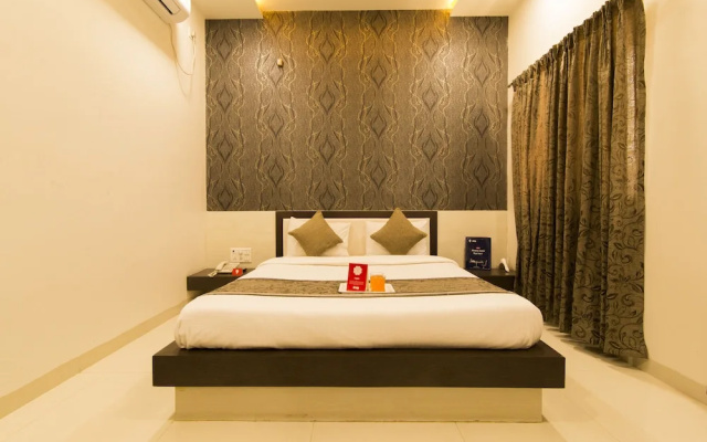 OYO 8717 Everest Inn Hotel