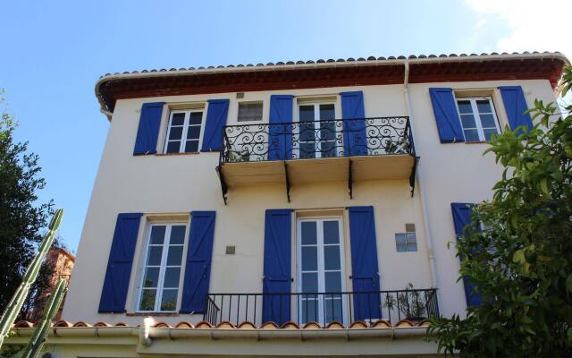 Отель Hôtel Villa la Malouine вид на фасад