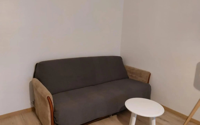 Piata Victoriei Sanador Studio Apartment