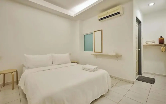 Sleepy Nomad Hostel