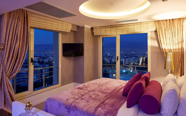 Doubletree By Hilton Hotel Izmir - Alsancak