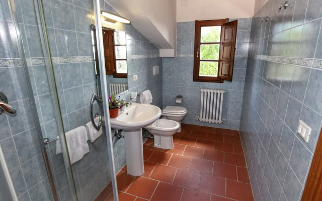 Soothing Holiday Home in Castelnuovo dei Sabbioni With Pool