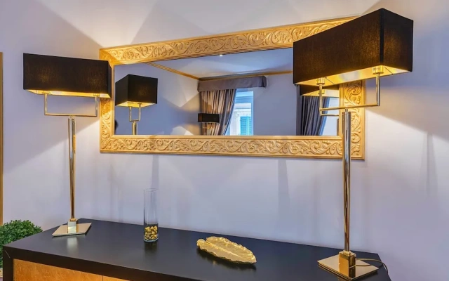 Trevi Fountain Luxury Home