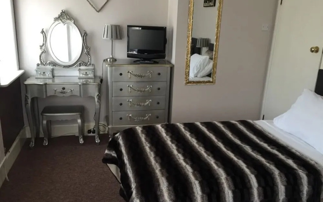 Castle Lodge Guest House