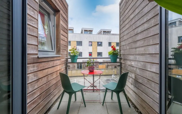 Host Stay Kingscote Townhouse