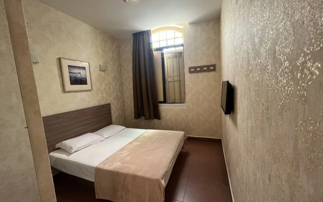 Mountbatten Hotel
