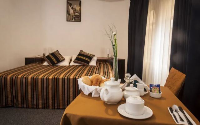 Hotel El Dorado inn San Isidro