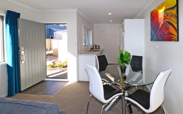 2 Brm Apartment 3 on Jones Crescent