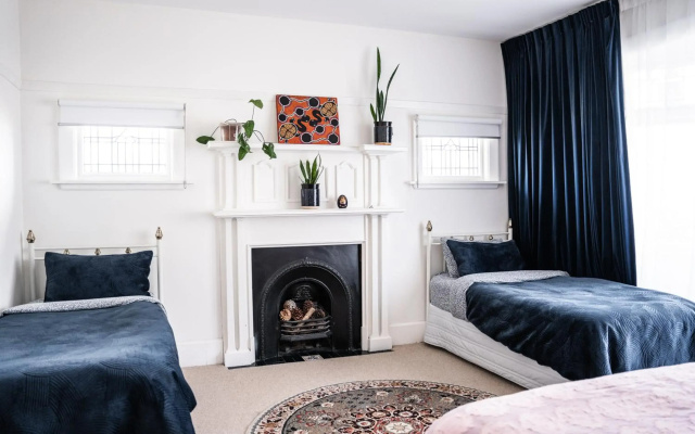 Charming 1920s Villa on Bealey Ave
