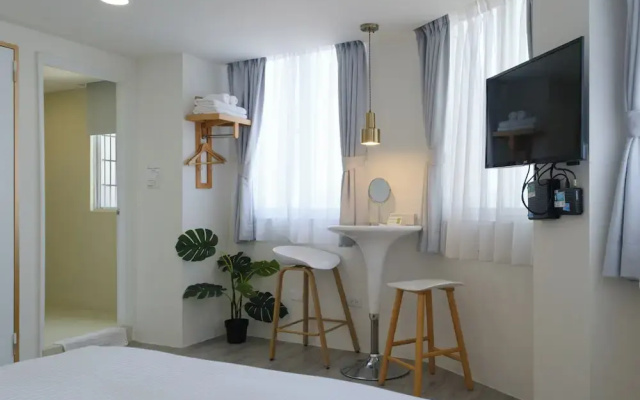 See U Apartment