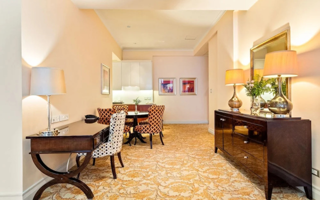 Taj Hotel 305