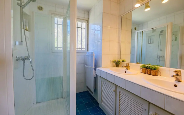 Villa Pibonson VI4194 by Riviera Holiday
