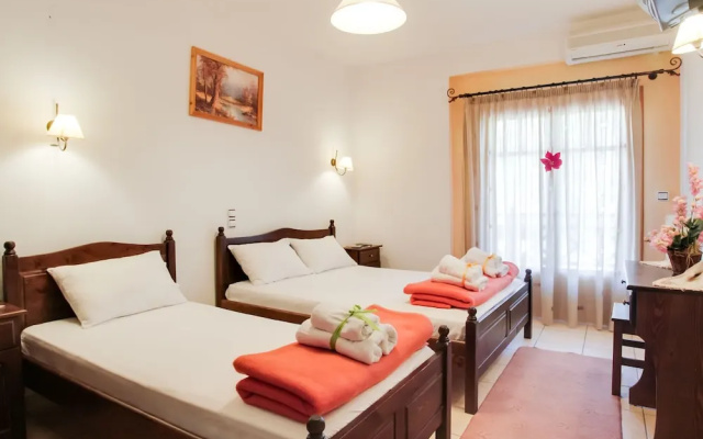 Elegant Holiday Home in Stournareika With Balcony