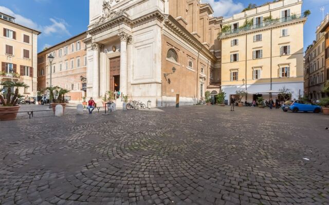 Отель Piazza Navona-Coronari House вид на фасад
