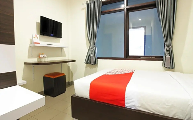 OYO 306 Koen Residence Near RS Gandaria