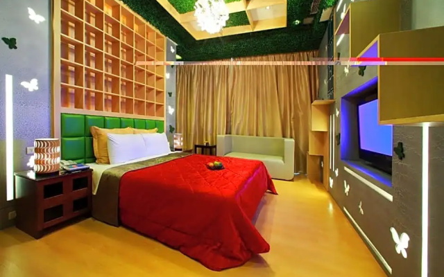 8th Platform Motel